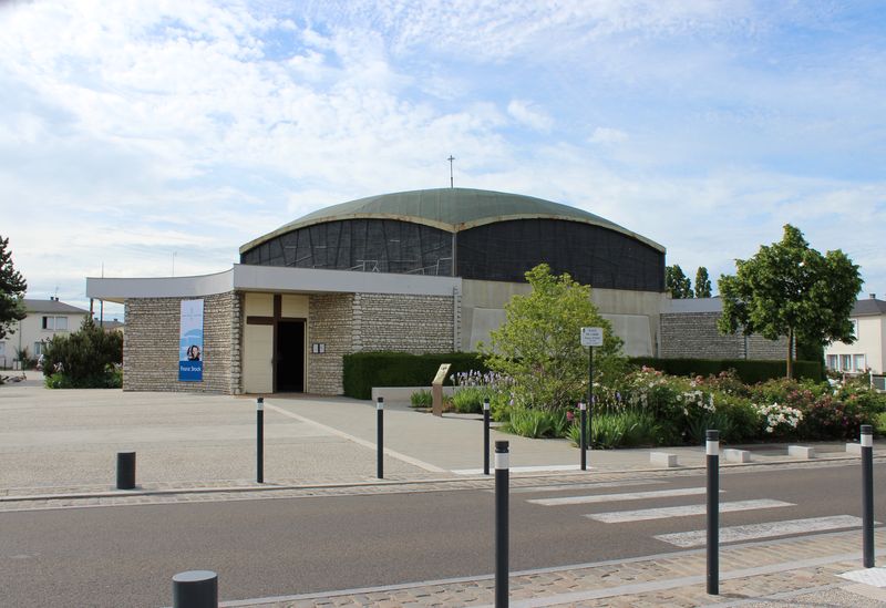 Saint-Jean-Baptiste Chartres-Rechèvres, außen