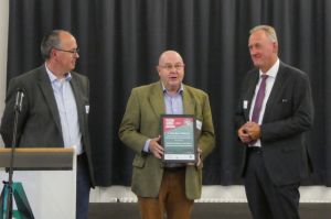Heimatpreisverleihung: Frank Trompeter, Thomas Bertram, Peter Blume (Stellv. Bürgermeister) Foto Stadt Arnsberg