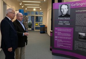 Foto HSK Pressestelle AusstellungFranzStock Kreishaus Meschede1