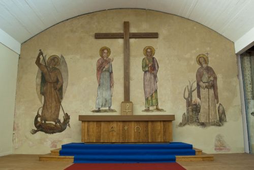 In der Kapelle des „Priesterseminars hinter Stacheldraht“ bei Chartres malte Franz Stock das Altarfresko – hier feierten die Theologiestudierenden mit ihrem Regens Gottesdienst